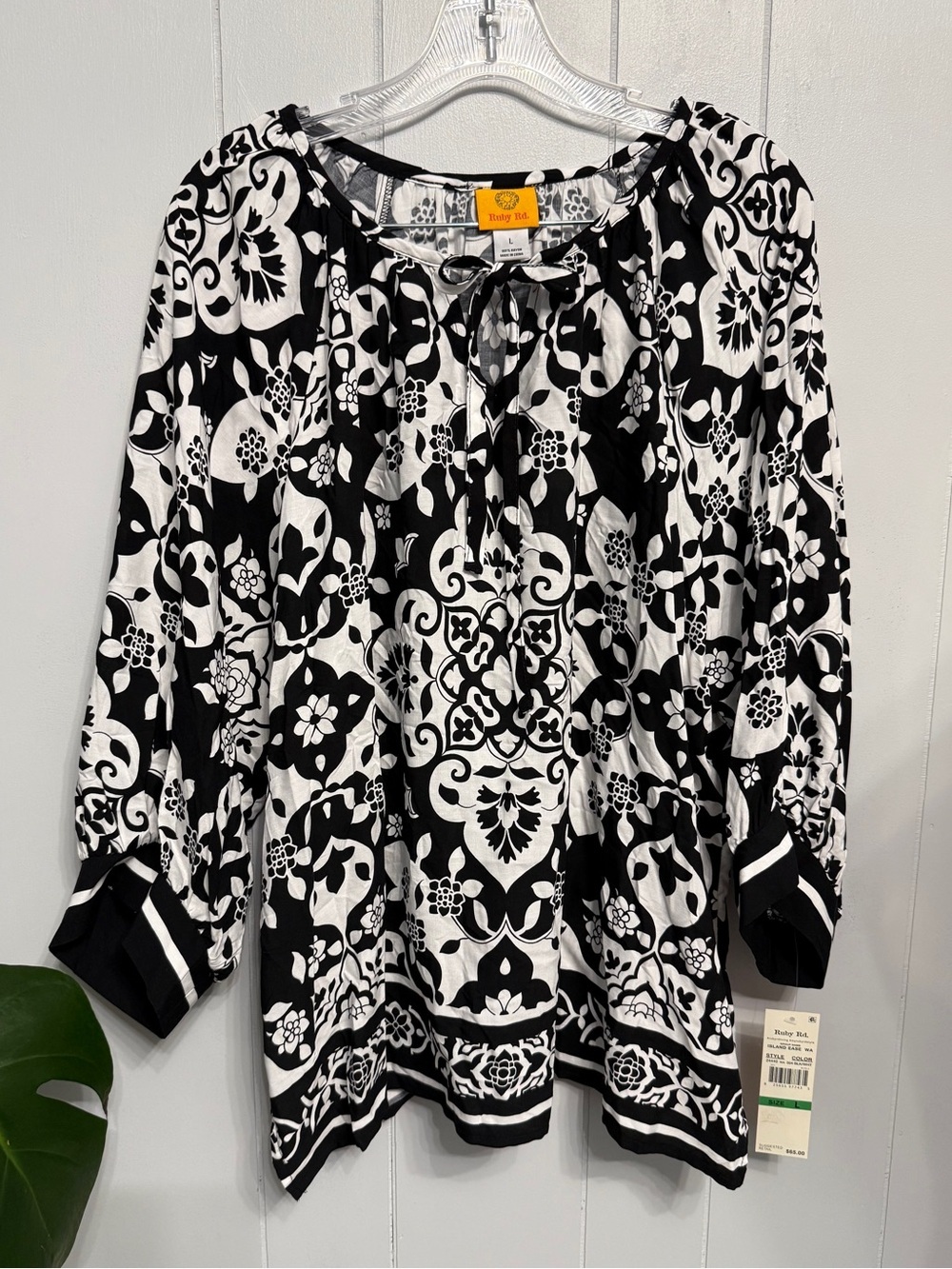 #9) NWT Ruby Rd. Black & White Floral Tie-Neck Blouse Large
